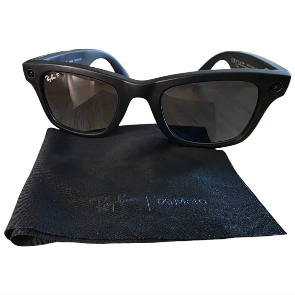 Ray-Ban Meta Wayfarer, Matte Black / Gradient Graphite Polarized, Standard